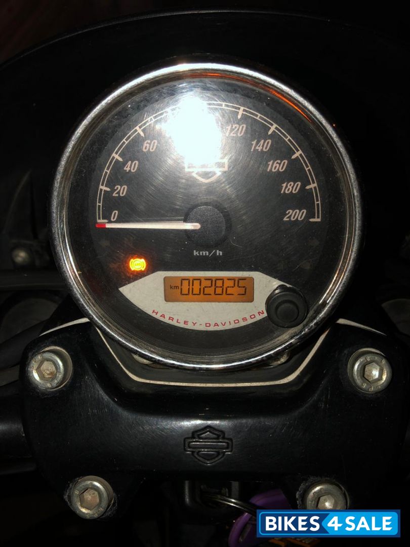 Black Harley Davidson Street 500