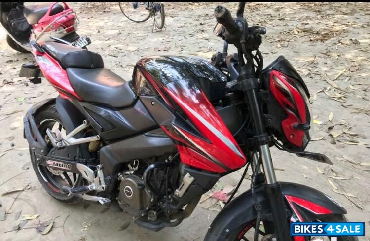Black And Red Bajaj Pulsar 200 NS