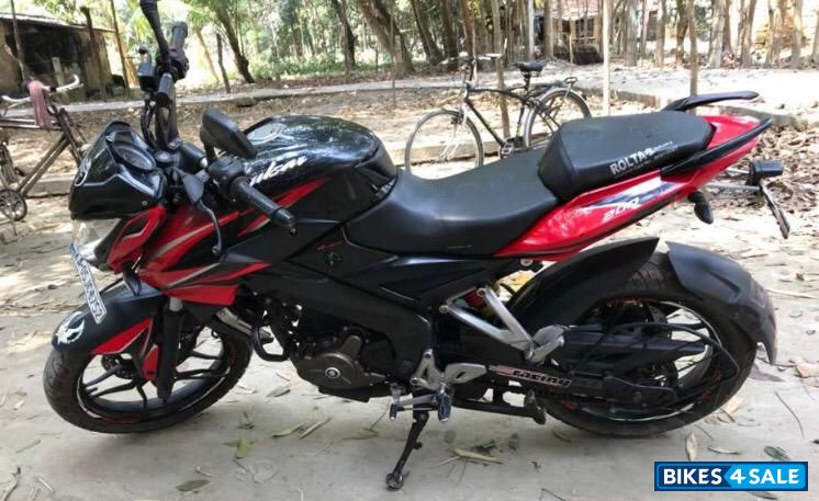 Black And Red Bajaj Pulsar 200 NS