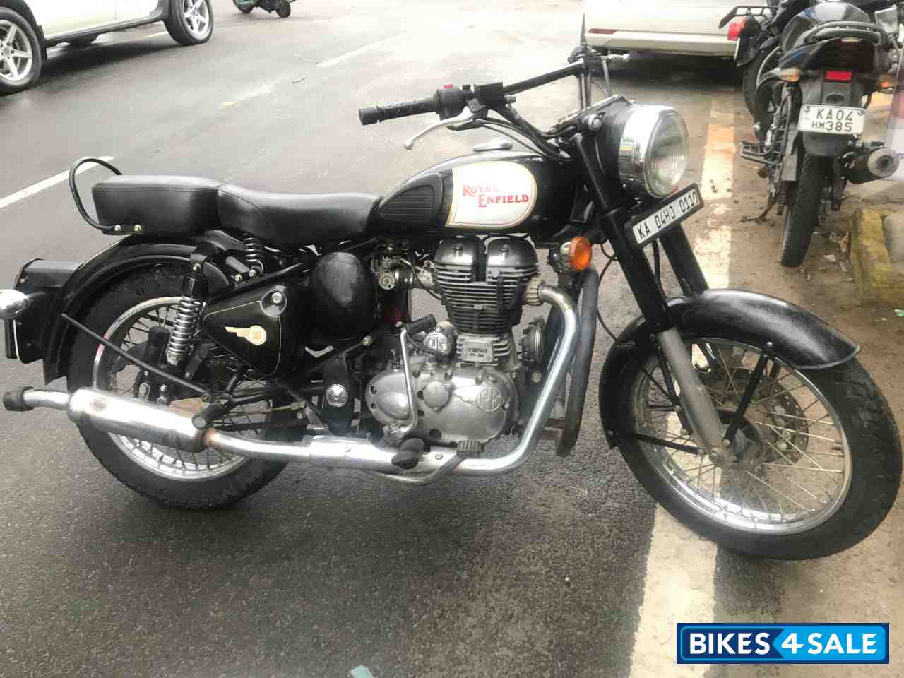 Black Royal Enfield Classic 500