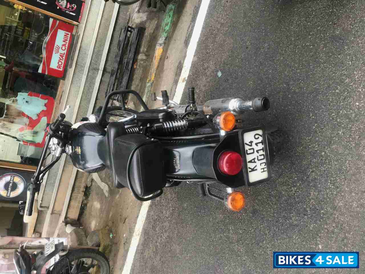 Black Royal Enfield Classic 500