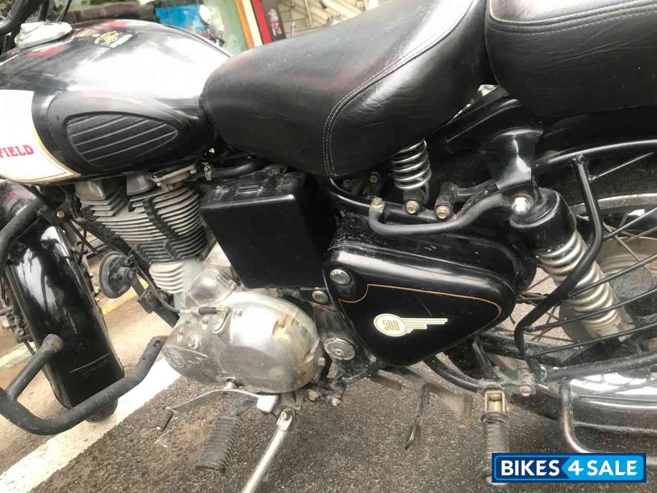 Black Royal Enfield Classic 500