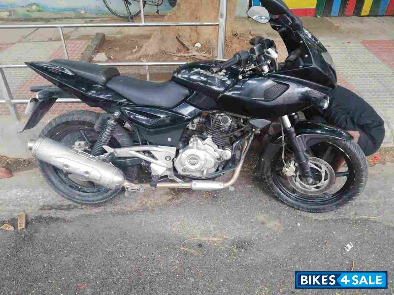 Bajaj Pulsar 220 DTSFi