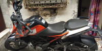 Orange KTM Duke 250