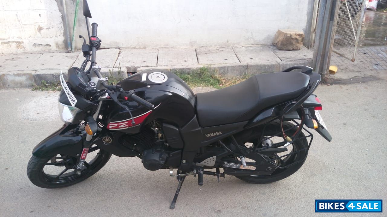 Yamaha FZ