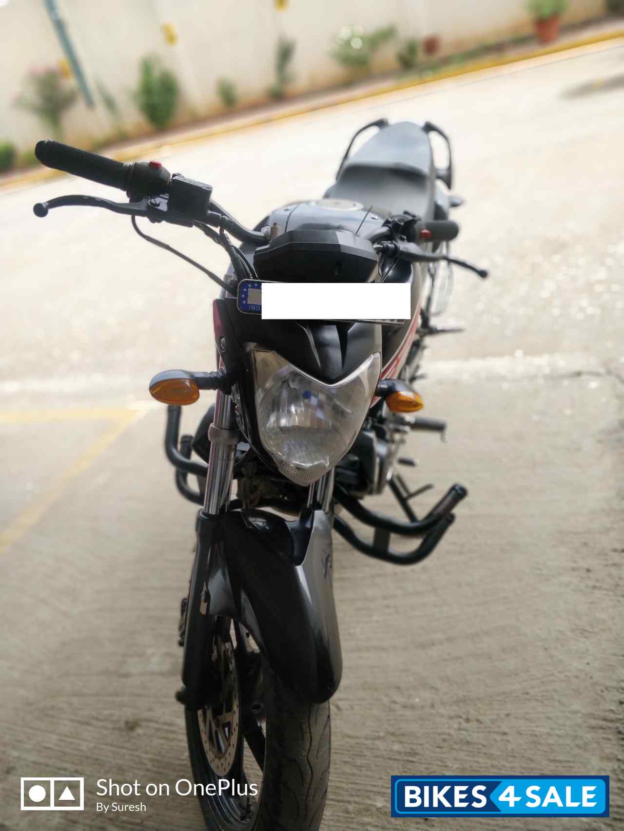 Black Yamaha FZ16