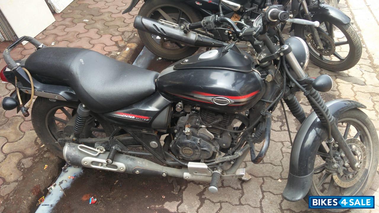 Black Bajaj Avenger Street 220