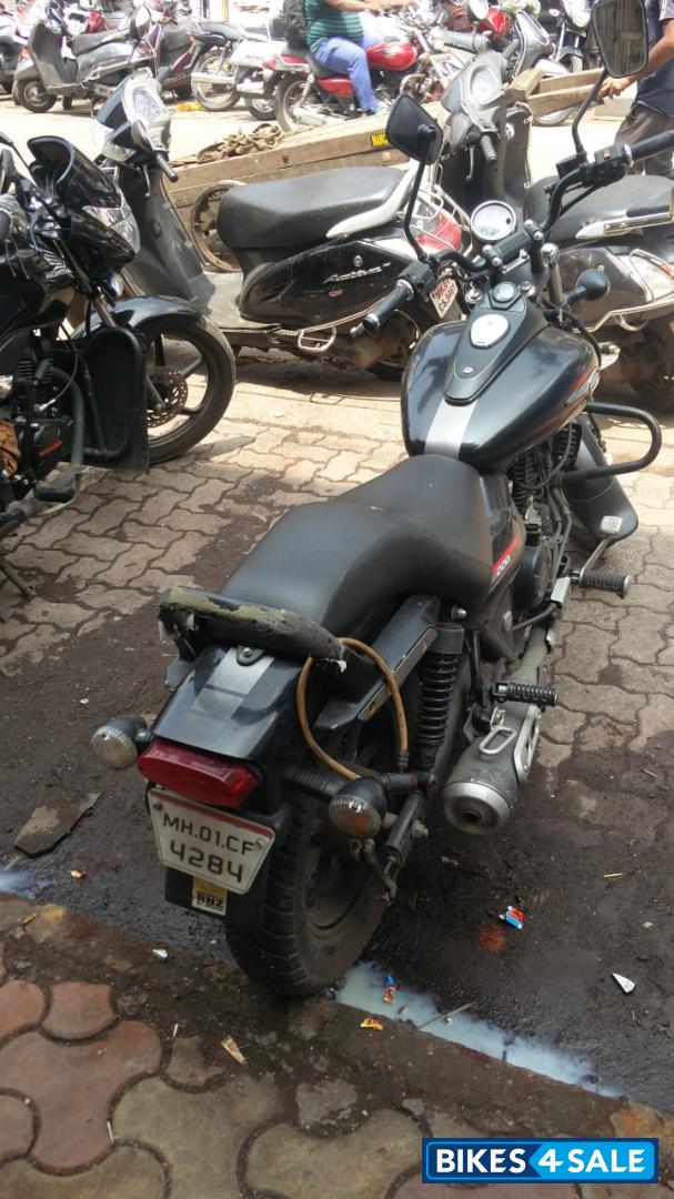 Black Bajaj Avenger Street 220