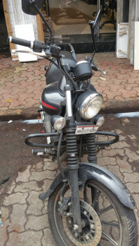 Black Bajaj Avenger Street 220