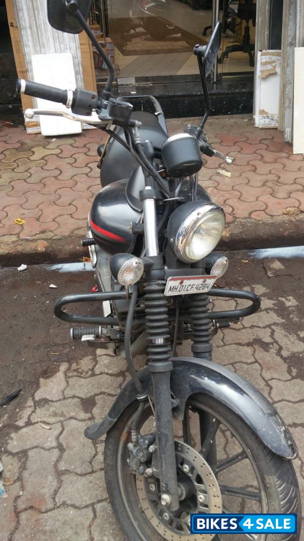 Black Bajaj Avenger Street 220