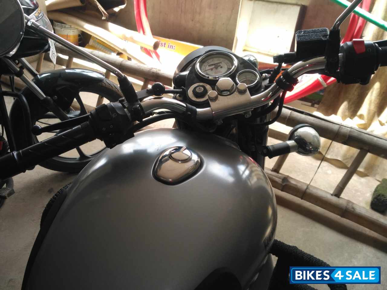 Gray Royal Enfield Classic Gunmetal Grey