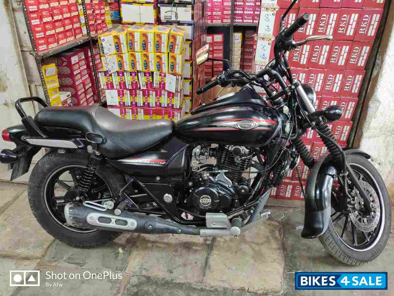 Bajaj Avenger 220 DTS-i