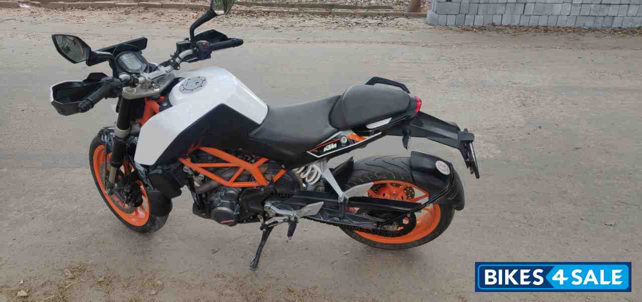 White KTM Duke 390
