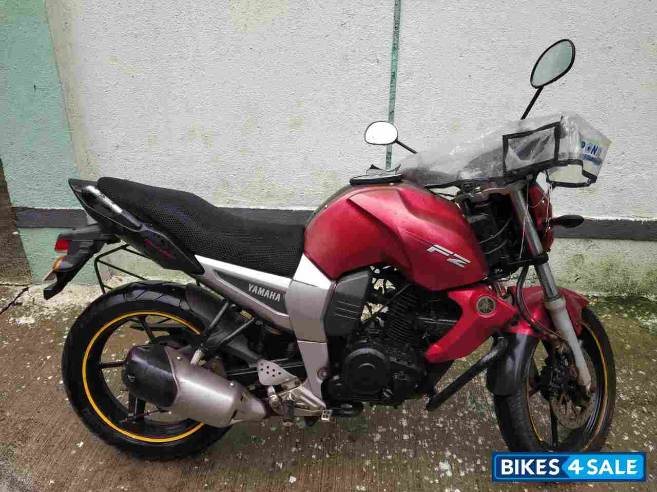 Red Yamaha FZ16