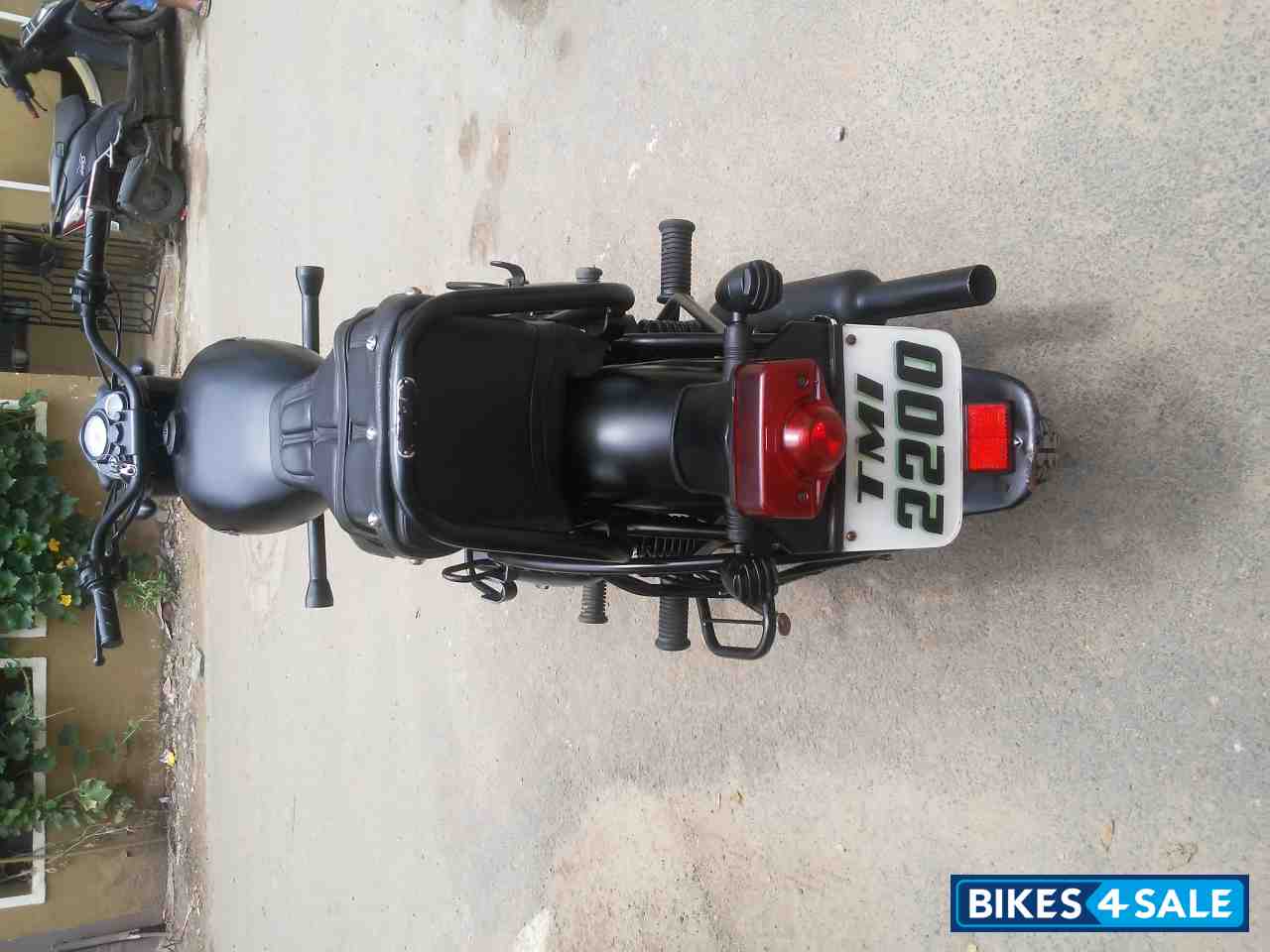 Black Royal Enfield Bullet Standard 350