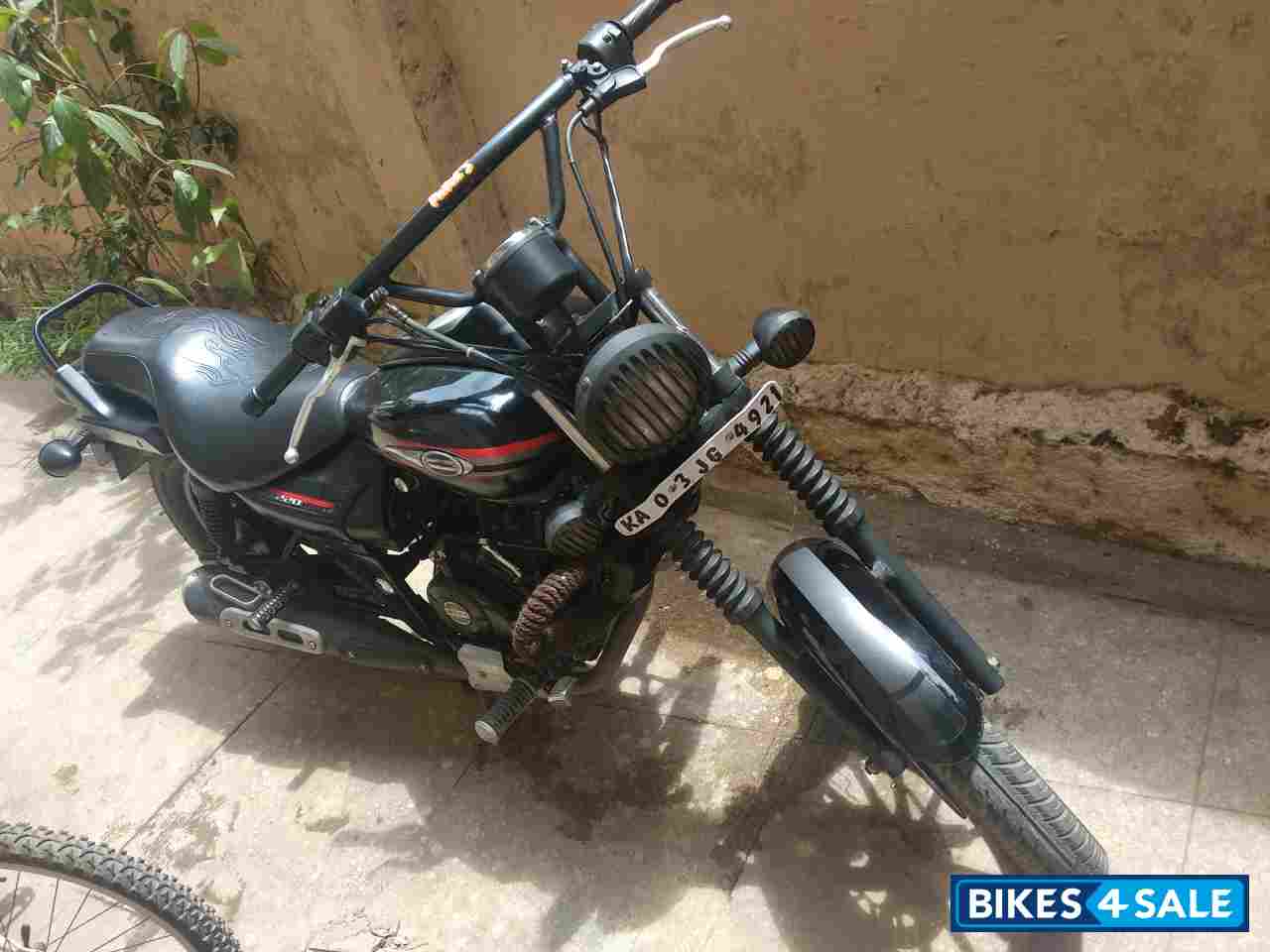 Bajaj Avenger Street 220