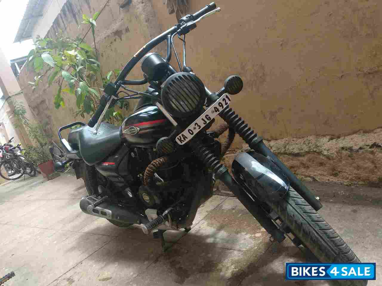 Bajaj Avenger Street 220