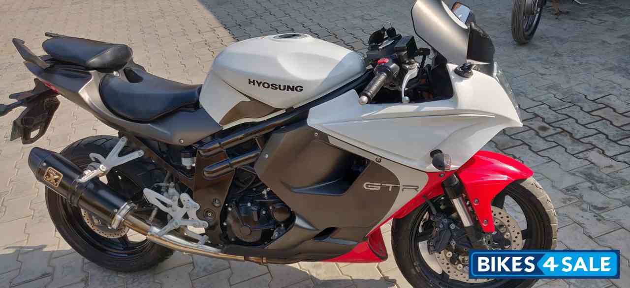 Hyosung GT650R Hyosung GT650R