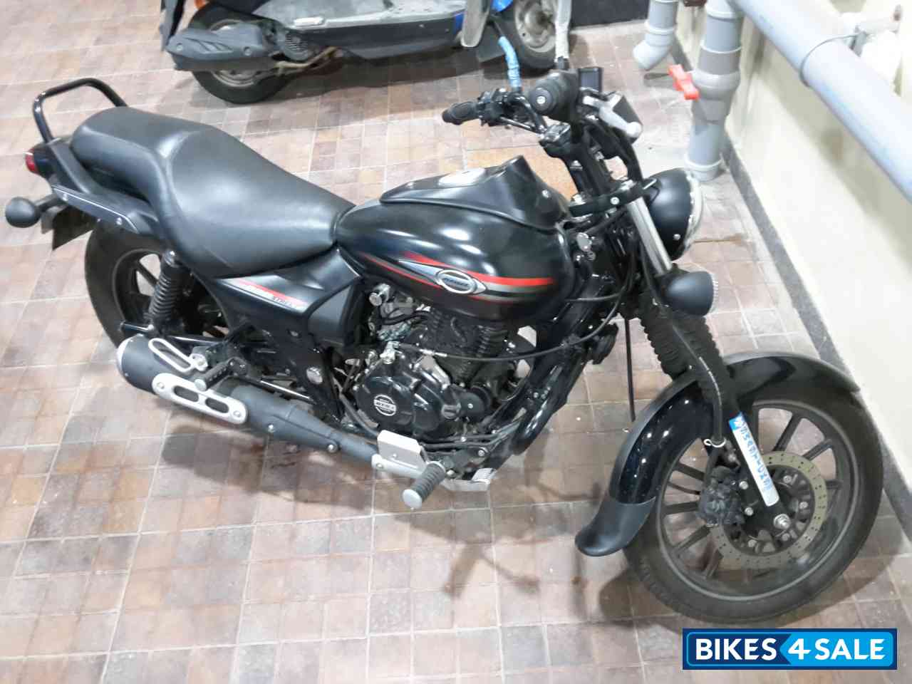 Matte Black Bajaj Avenger Street 220