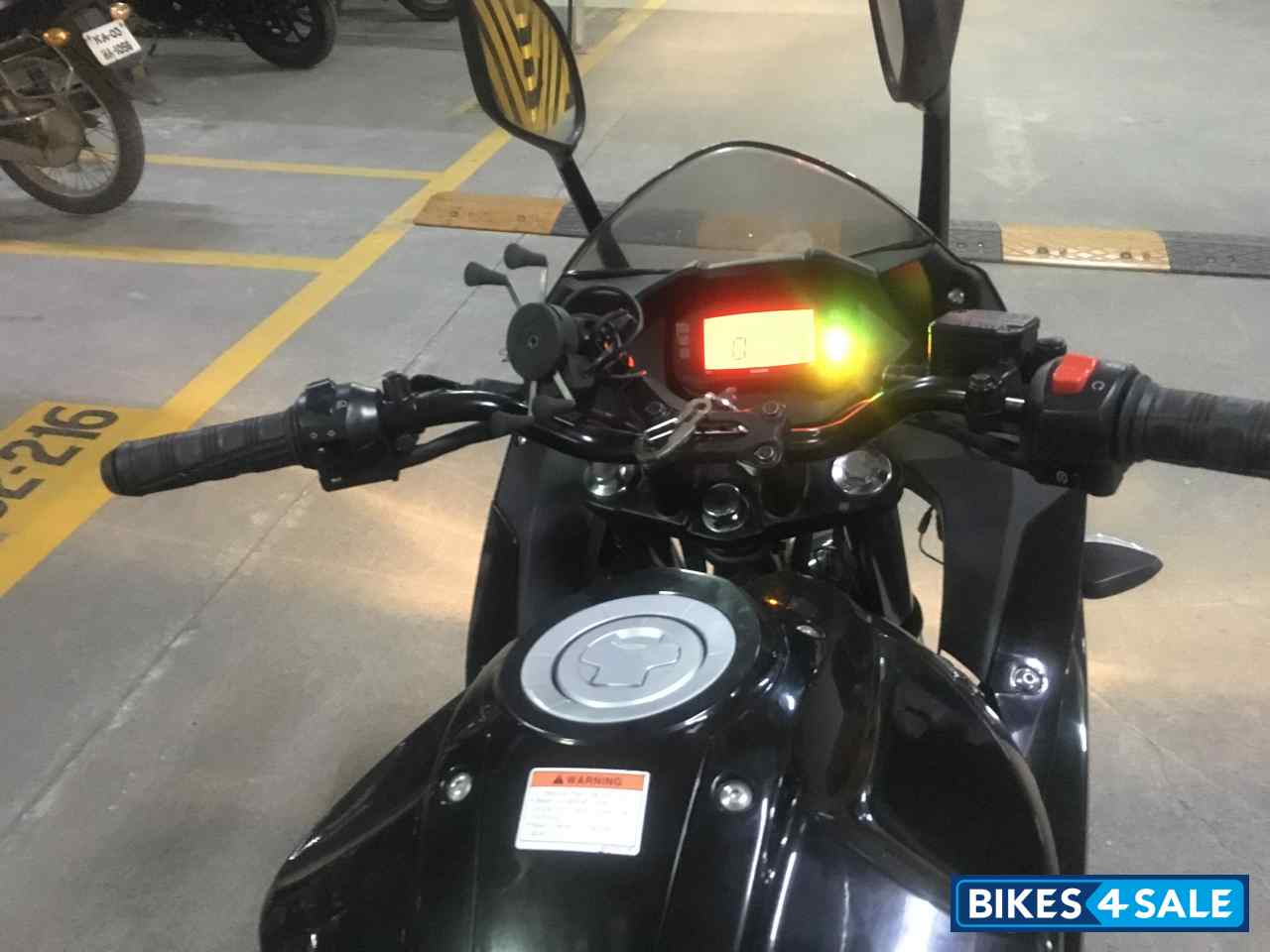 Black Suzuki Gixxer SF Fi