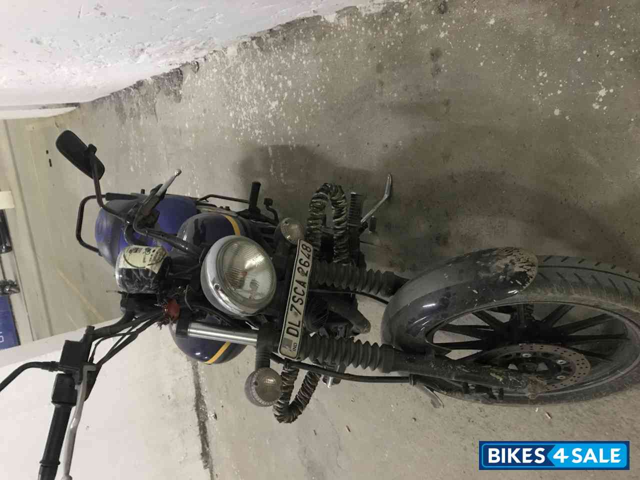 Blue Bajaj Avenger Street 150