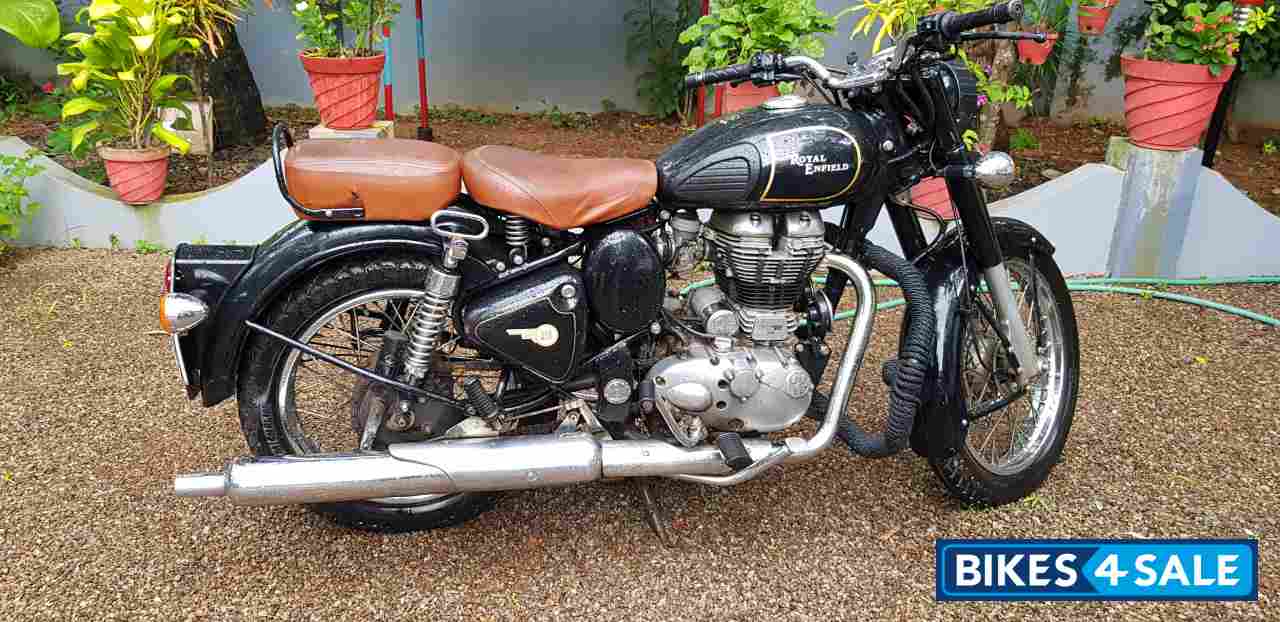 Black Royal Enfield Classic 350