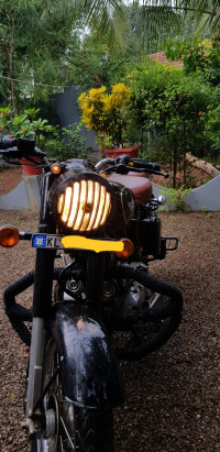 Black Royal Enfield Classic 350