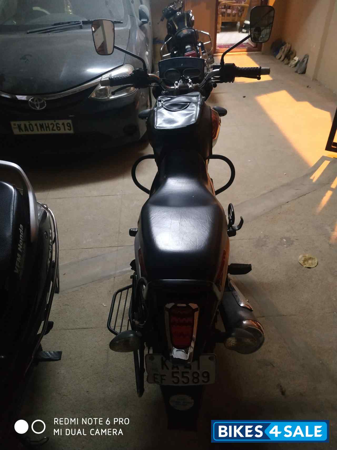 Ebonyblack Bajaj BAJAJ V 15