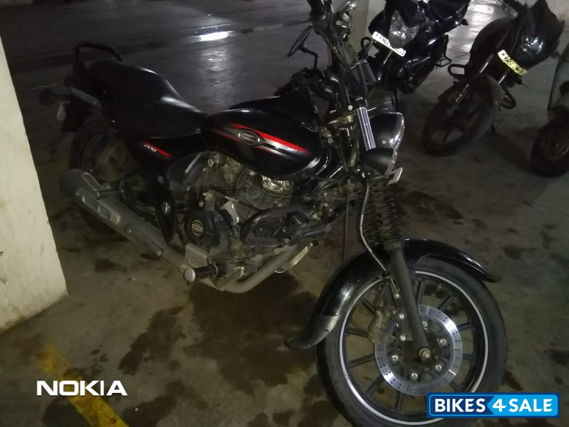 Black Bajaj Avenger Street 220