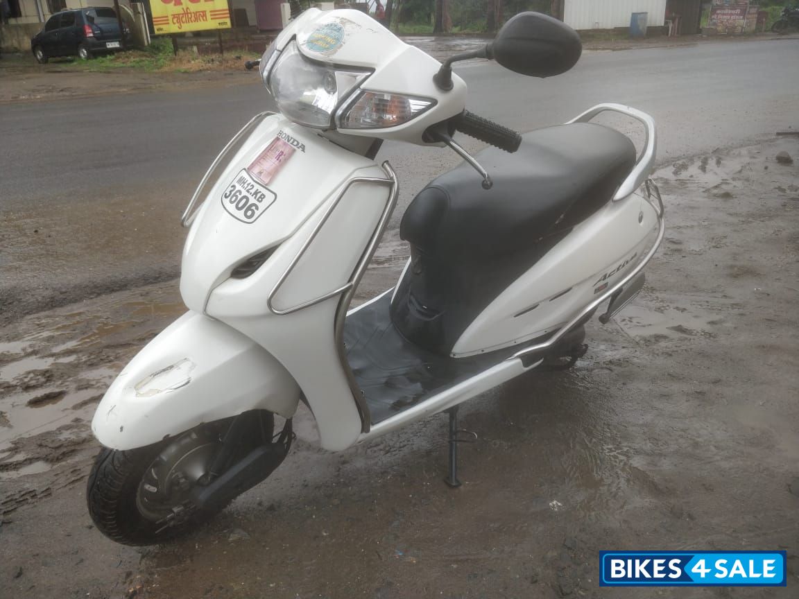 White Honda Activa