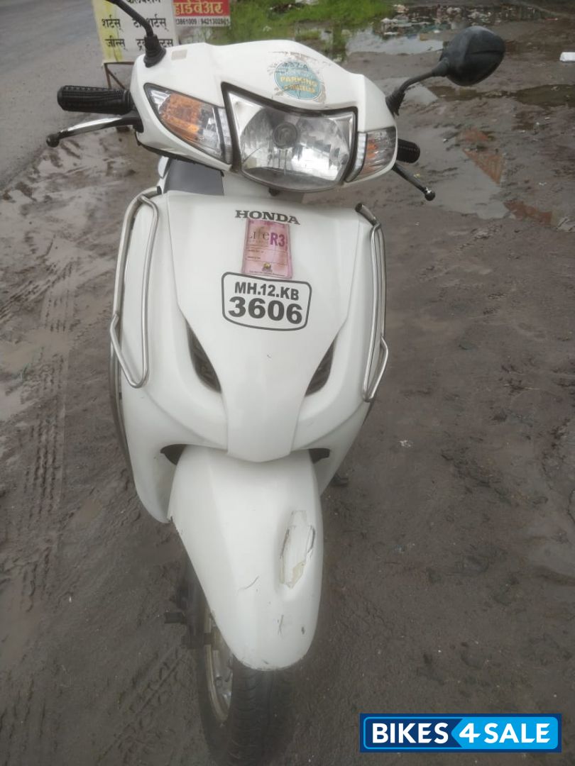 White Honda Activa