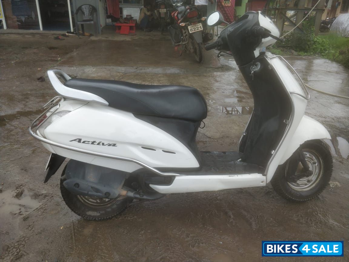 White Honda Activa