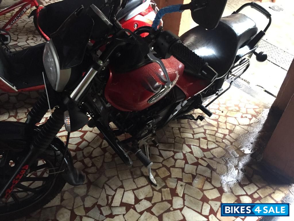 Red Bajaj Avenger Street 180