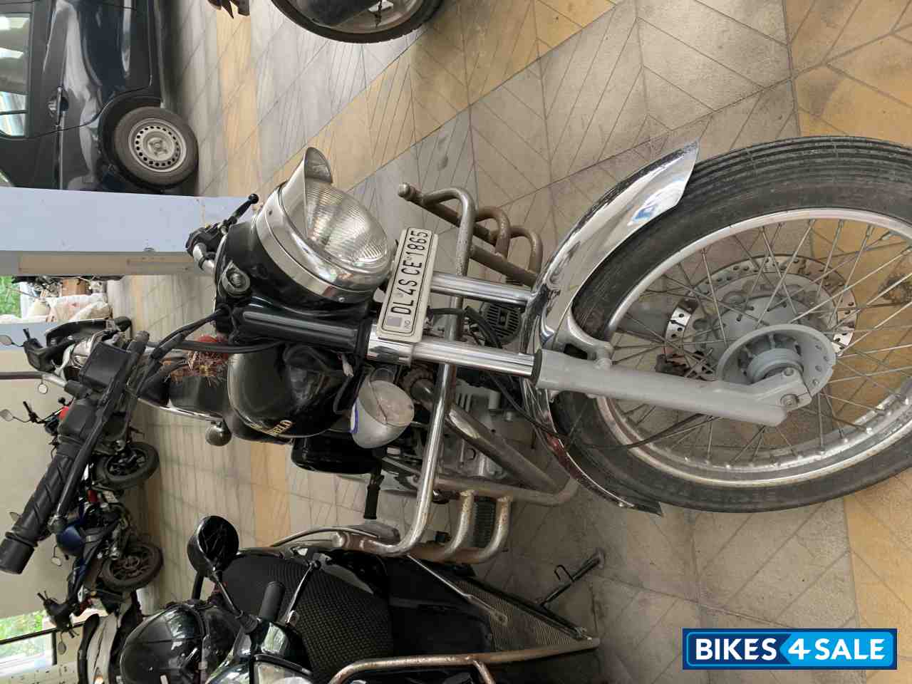 Black Royal Enfield Bullet Electra Twinspark