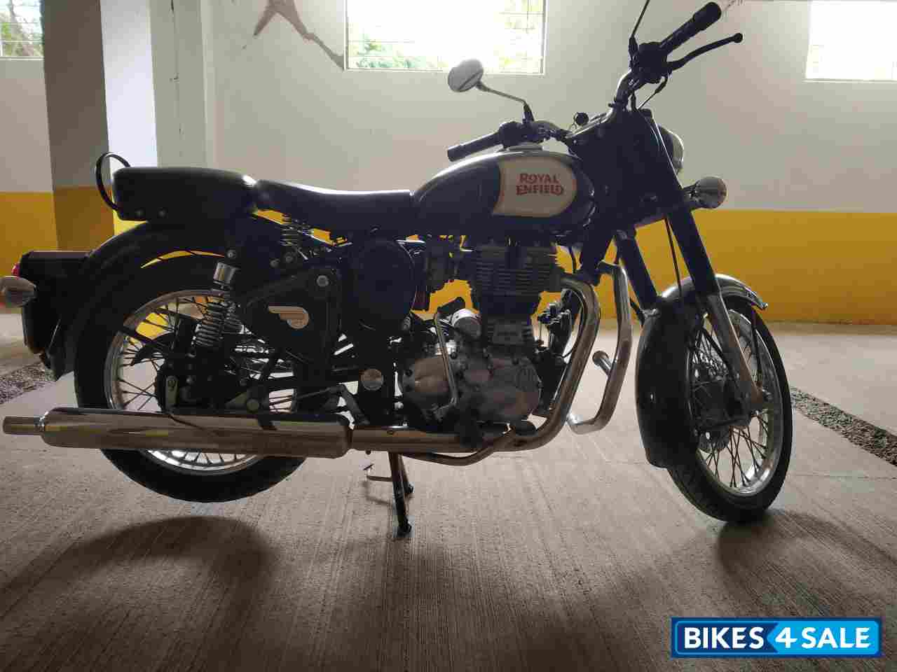 Black Royal Enfield Classic 350