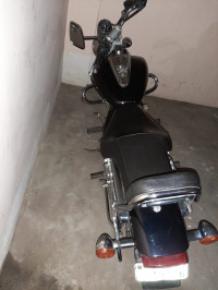 Black Bajaj Avenger 220 DTS-i