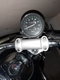 Black Bajaj Avenger 220 DTS-i
