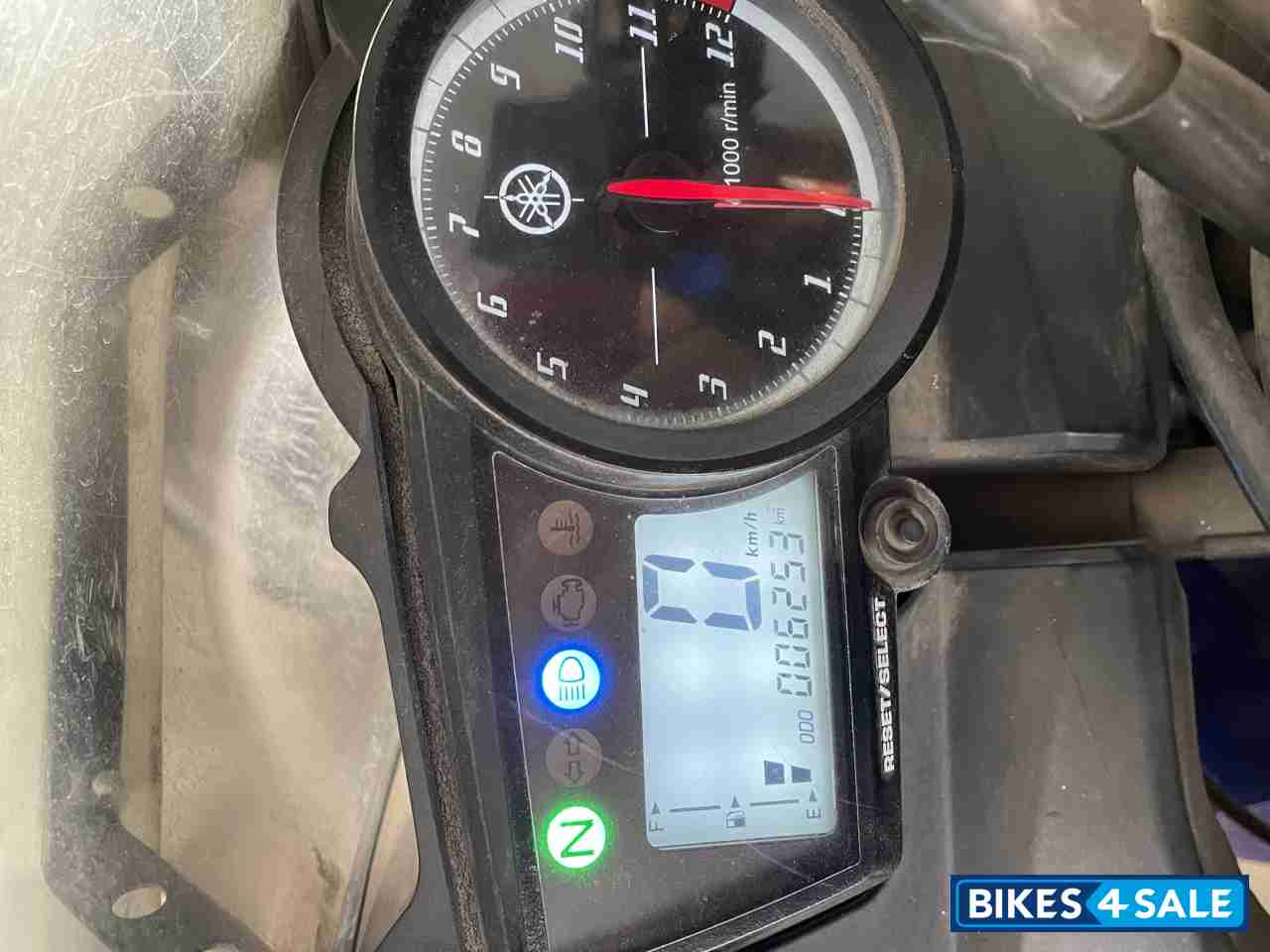 Blue White Yamaha YZF R15 V2