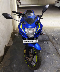Blue Suzuki Gixxer SF