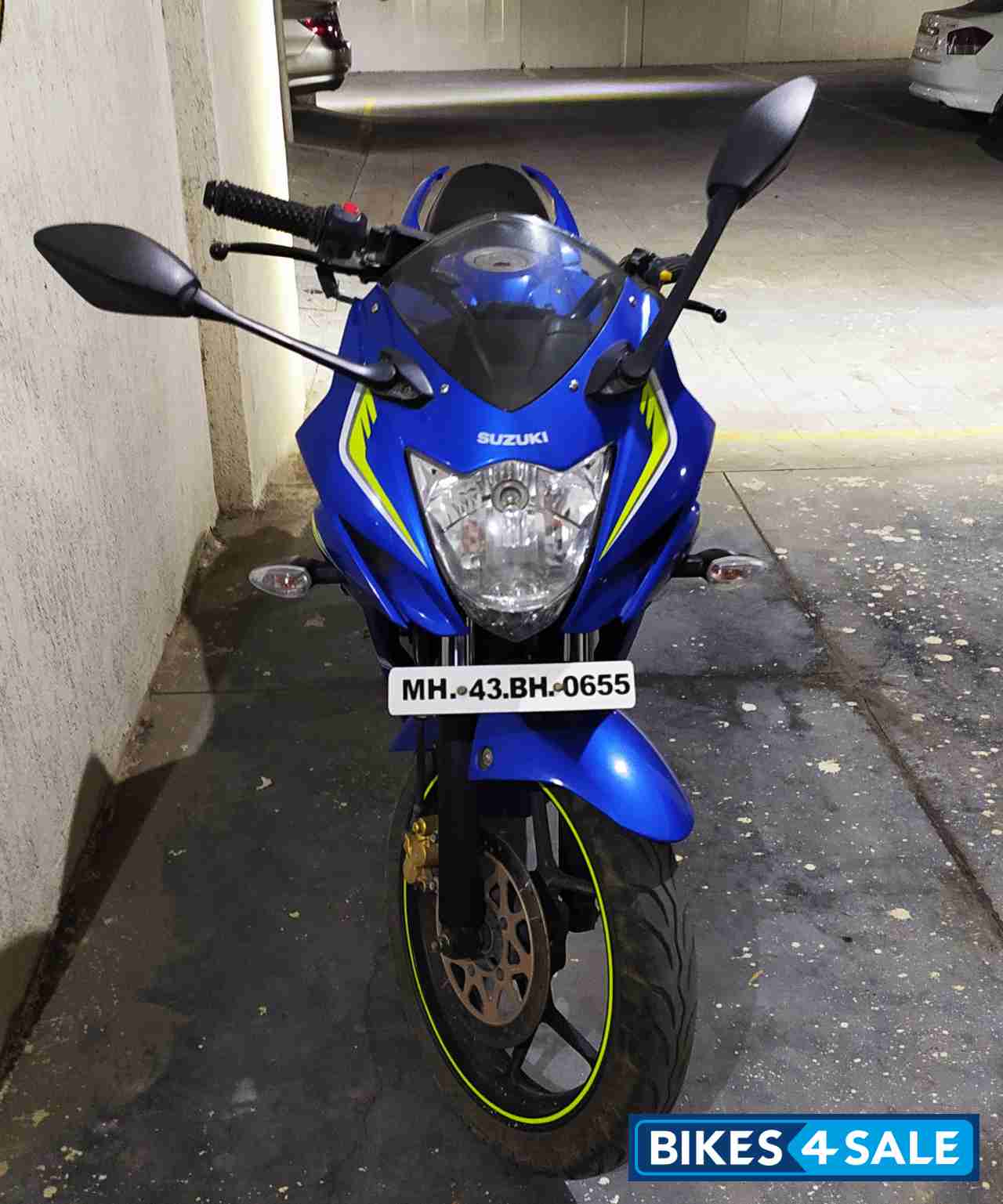 Blue Suzuki Gixxer SF
