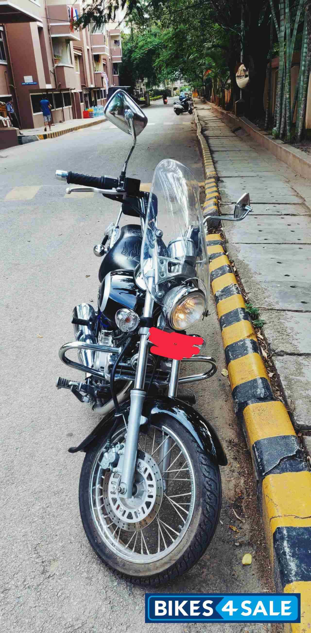 Black Bajaj Avenger Cruise 220