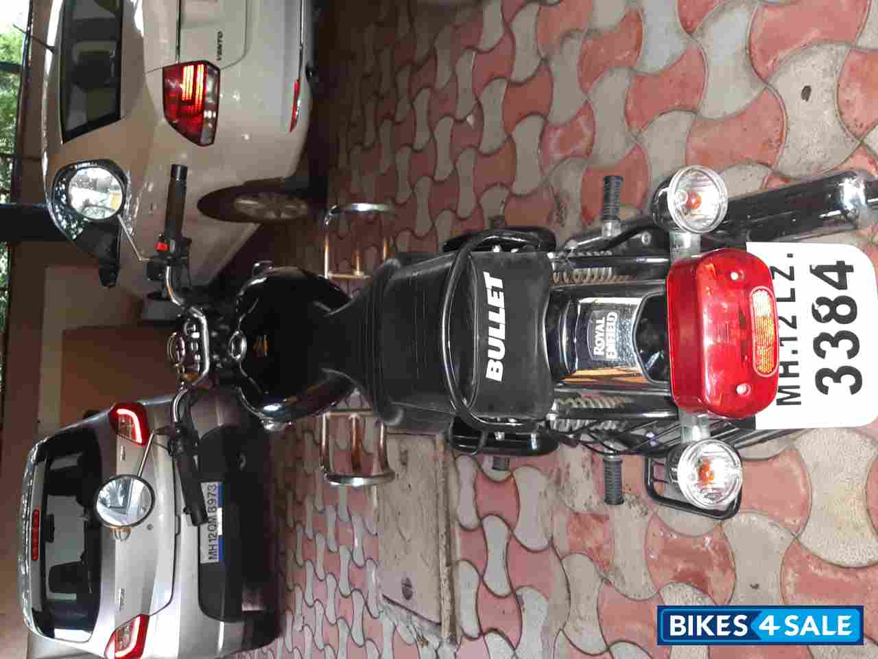 Black Royal Enfield Bullet Electra Twinspark
