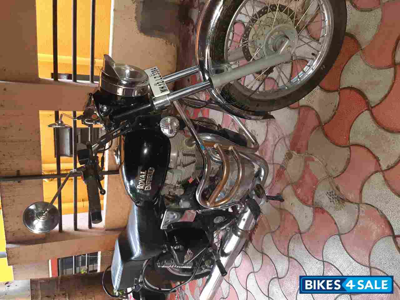Black Royal Enfield Bullet Electra Twinspark