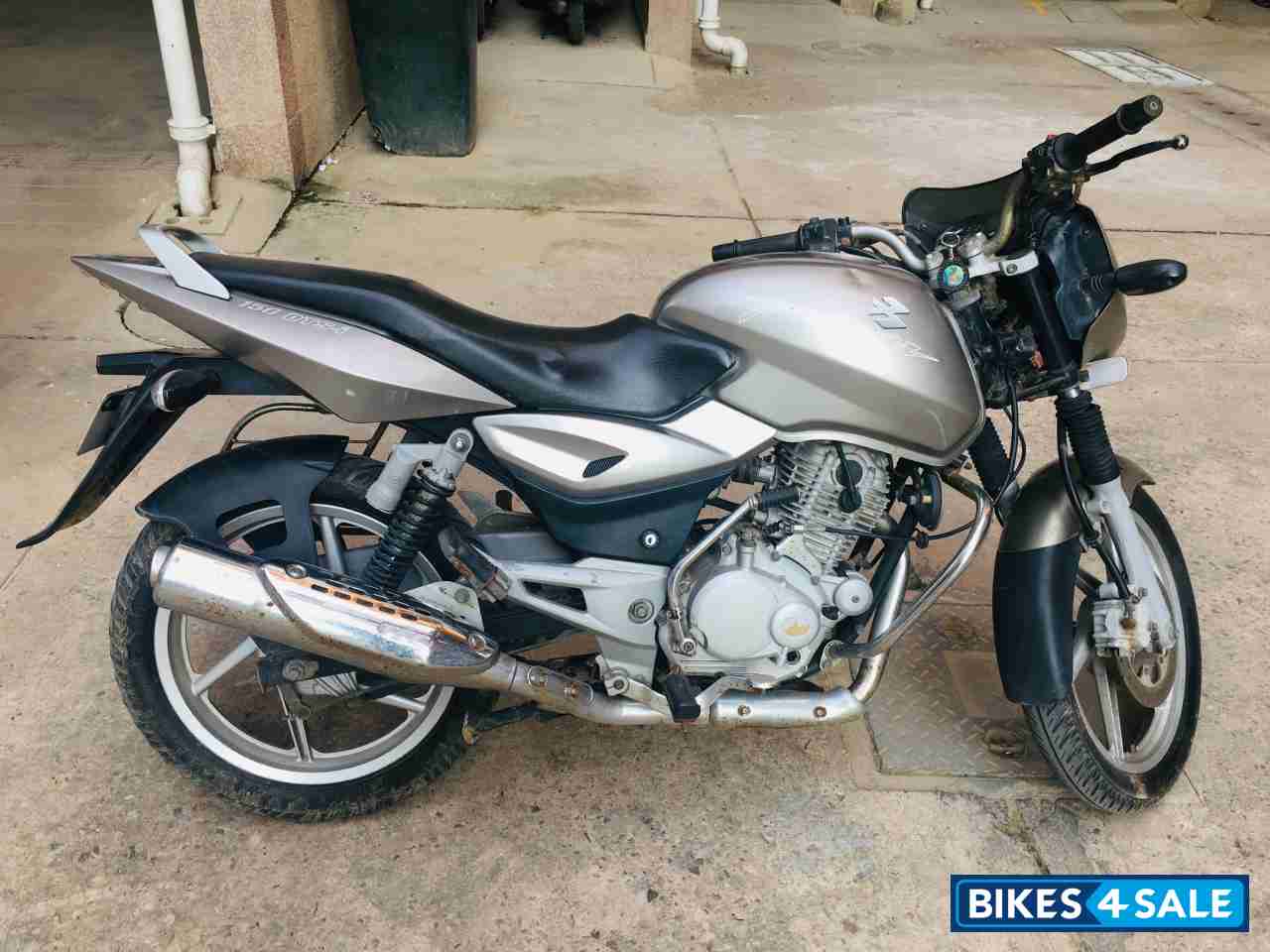 Silver Bajaj Pulsar 150 DTSi