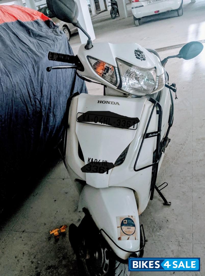 White Honda Activa