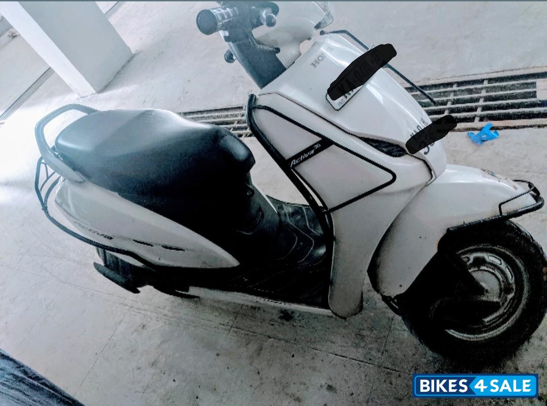 White Honda Activa