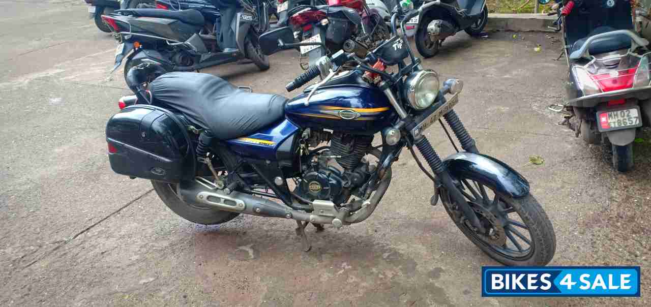 Blue Bajaj Avenger Street 150
