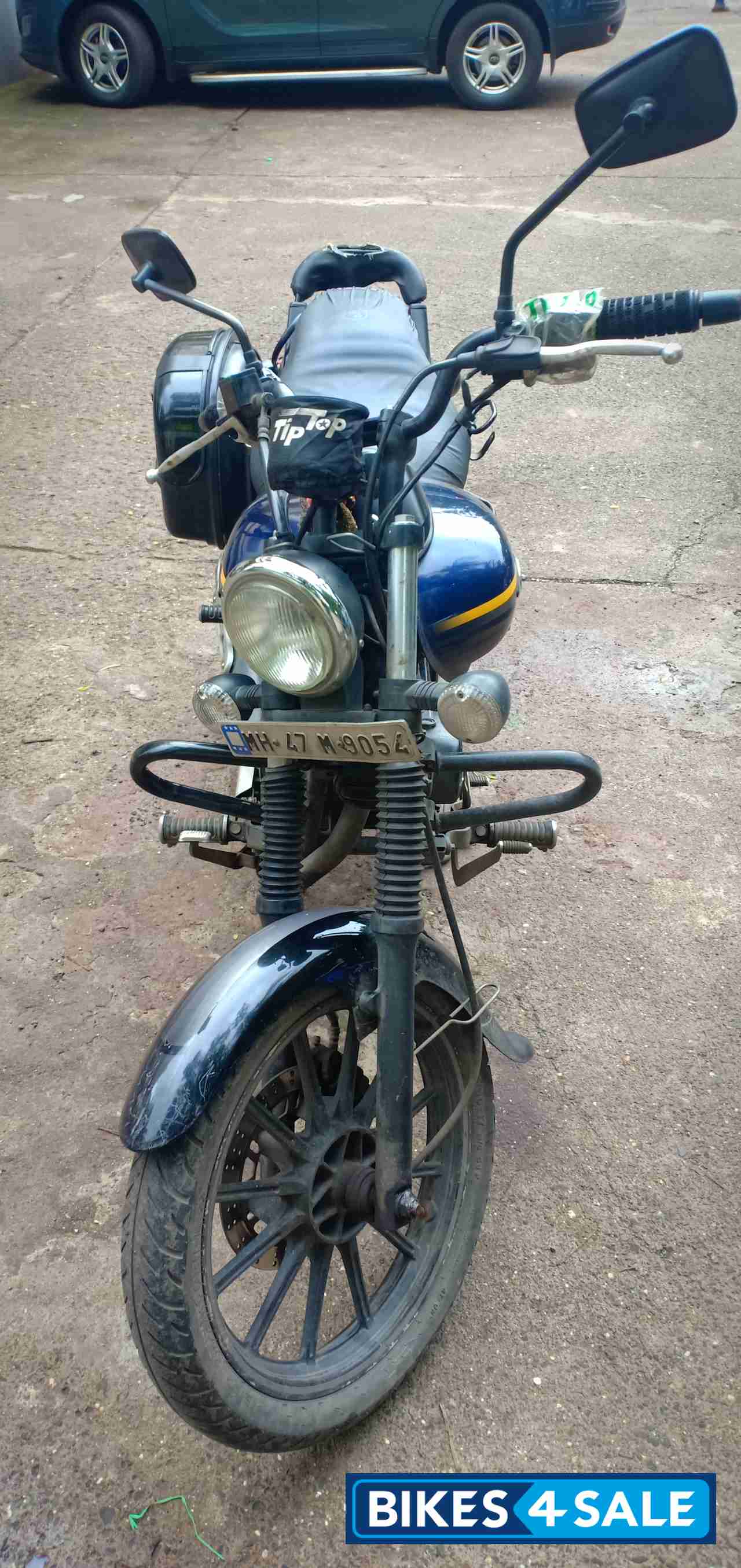 Blue Bajaj Avenger Street 150