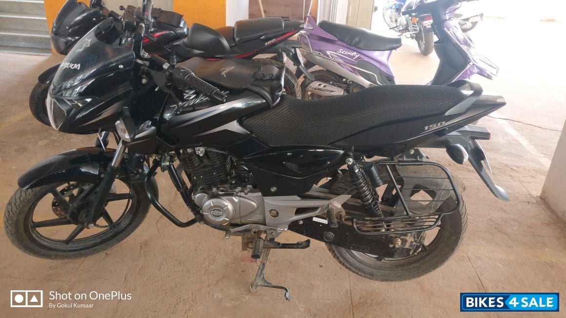 Black Bajaj Pulsar 150 DTSi