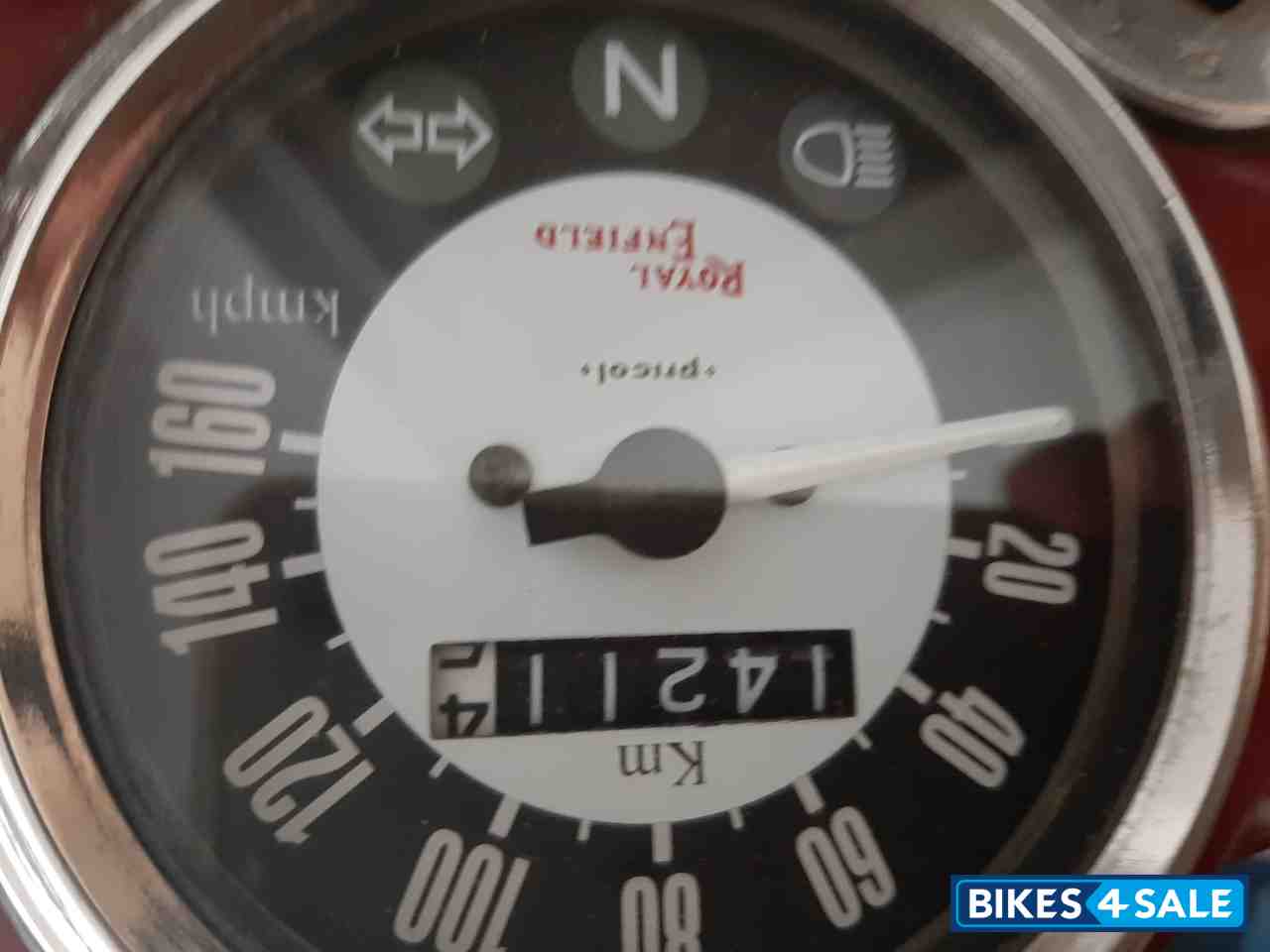 Marron Royal Enfield Classic 500